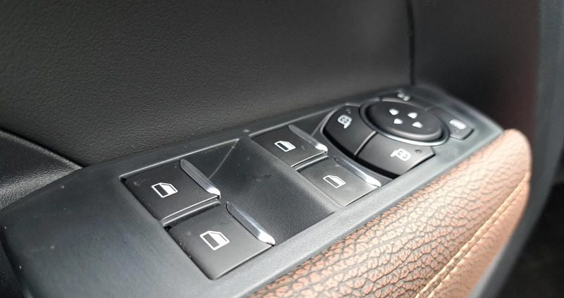 Volkswagen Amarok cena 300120 przebieg: 5, rok produkcji 2024 z Poznań małe 379